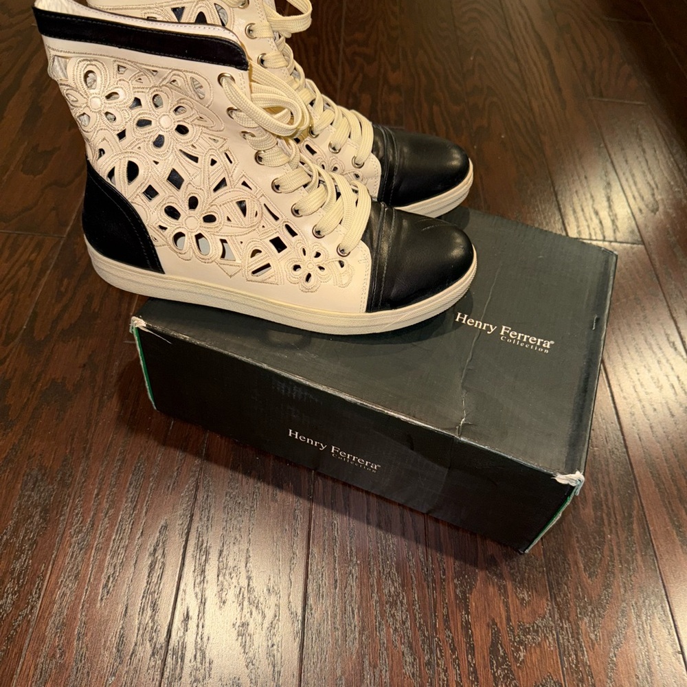 Henry Ferrera Women's Lace-Up Black and Cream Sneakers